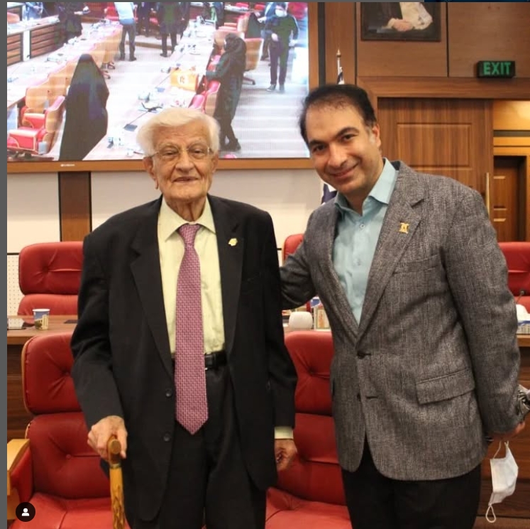 Screenshot_24-4-2025_144621_www.instagram.com